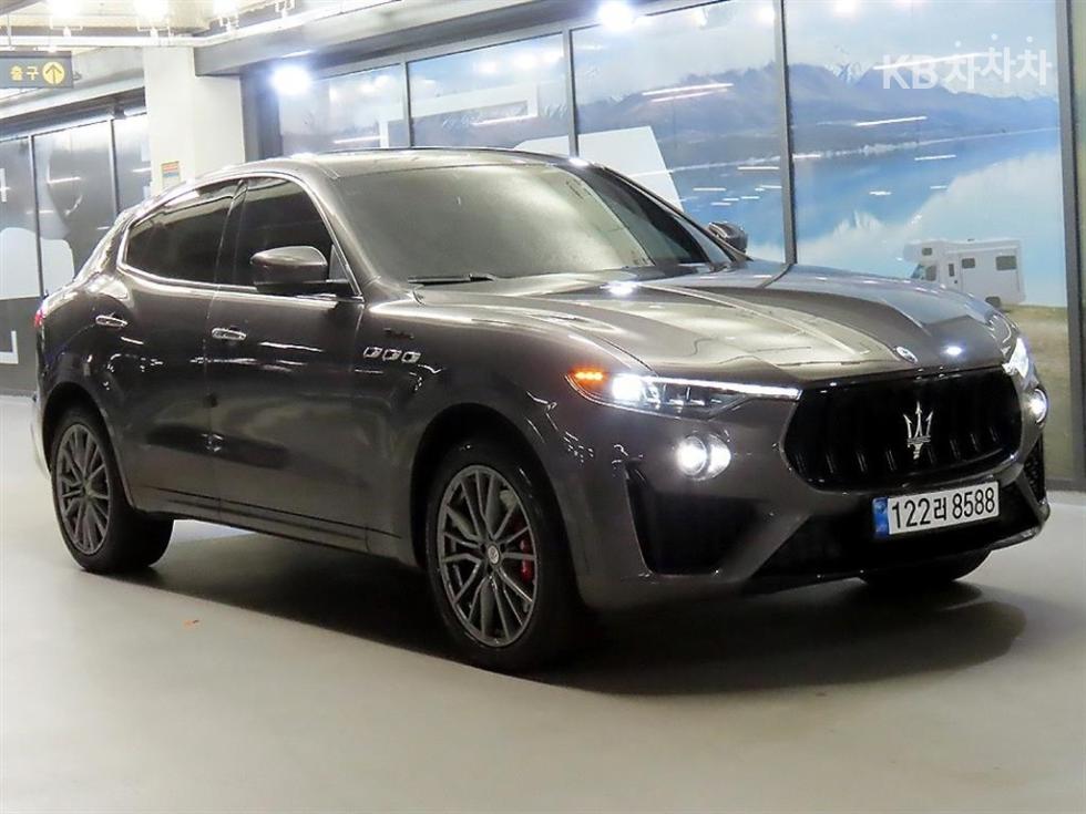Maserati Levante Gran Sport — фото 1