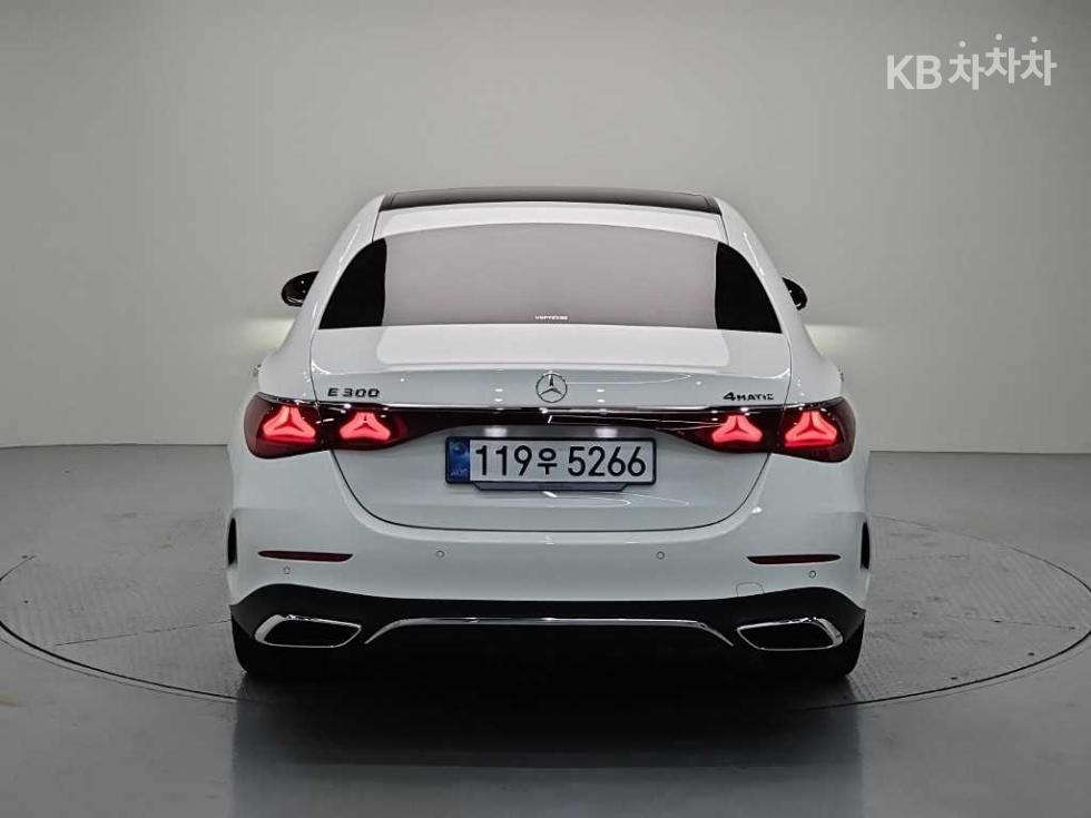 Mercedes-Benz E-Class AMG Line — фото 3