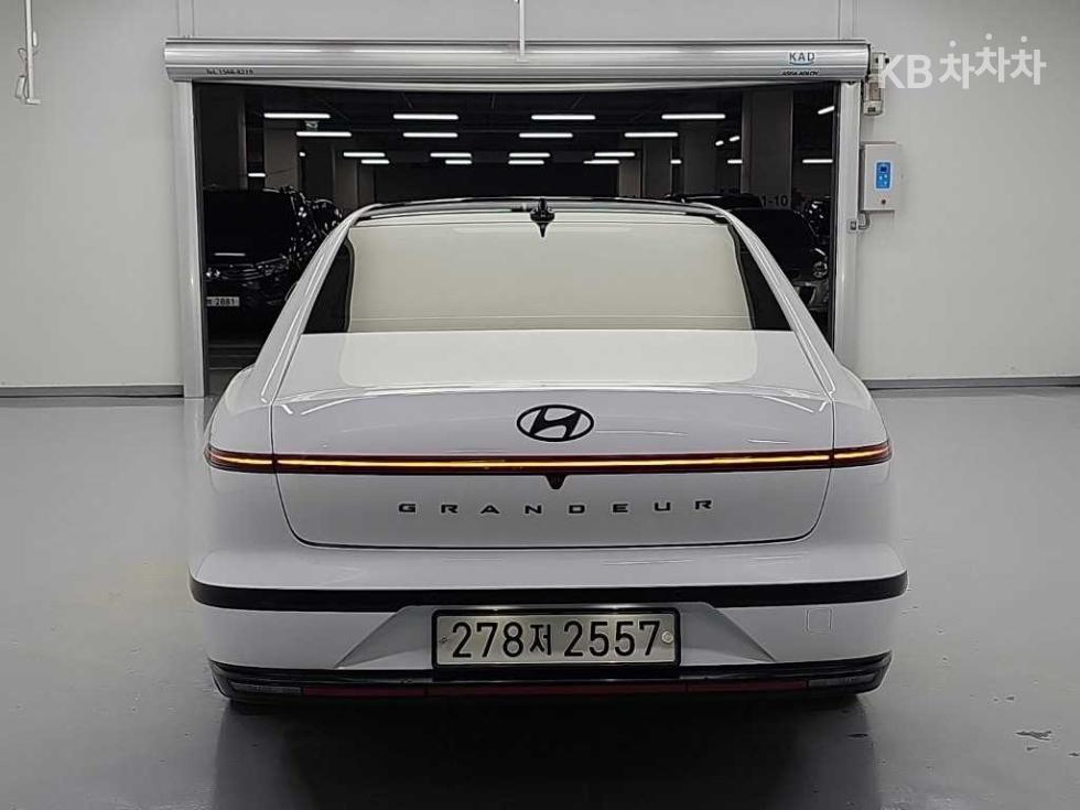 Hyundai Grandeur CALLIGRAPHY — фото 3