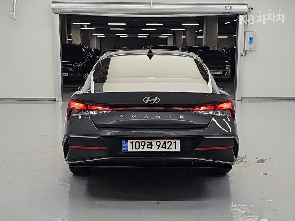 Hyundai Avante — фото 3