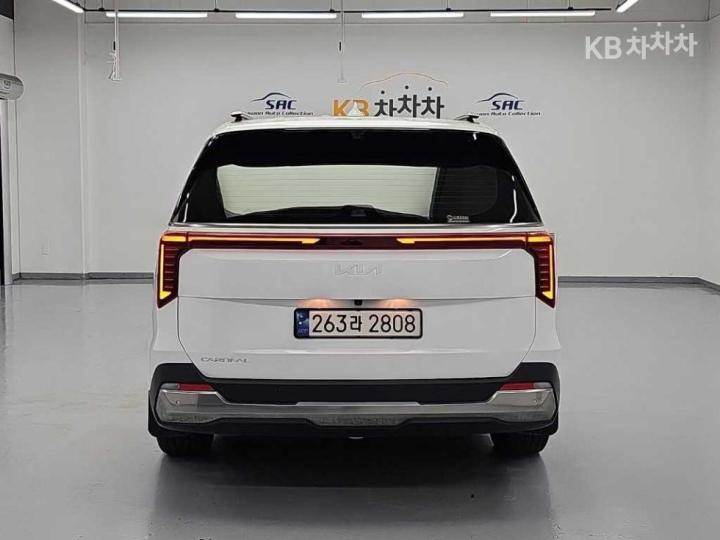 Kia Carnival — miniaturë 3