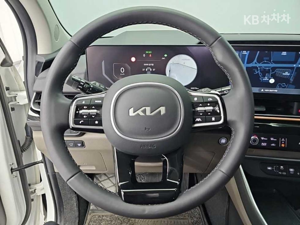 Kia Carnival — miniaturë 9