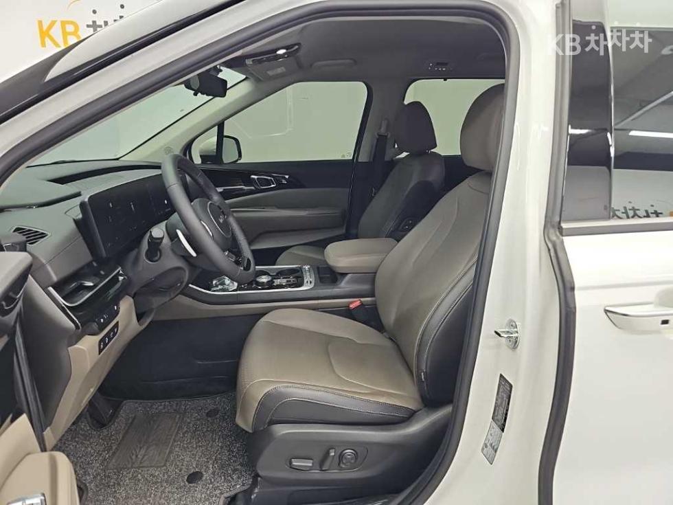 Kia Carnival — miniaturë 11