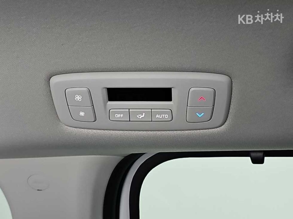 Kia Carnival — miniaturë 13