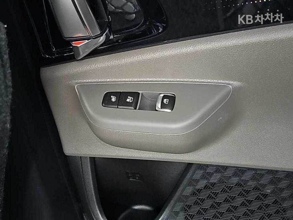 Kia Carnival — miniaturë 14