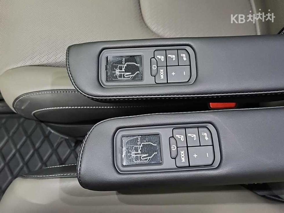 Kia Carnival — miniaturë 16