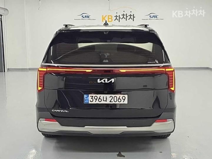 Kia Carnival — miniaturë 3