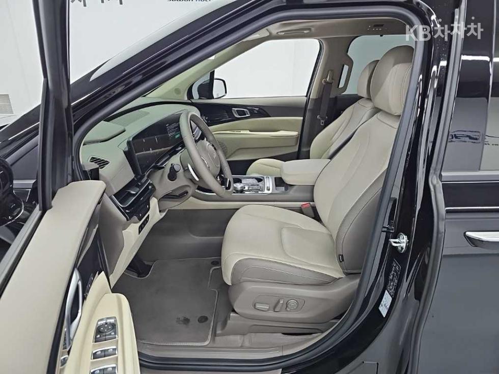 Kia Carnival — miniaturë 11