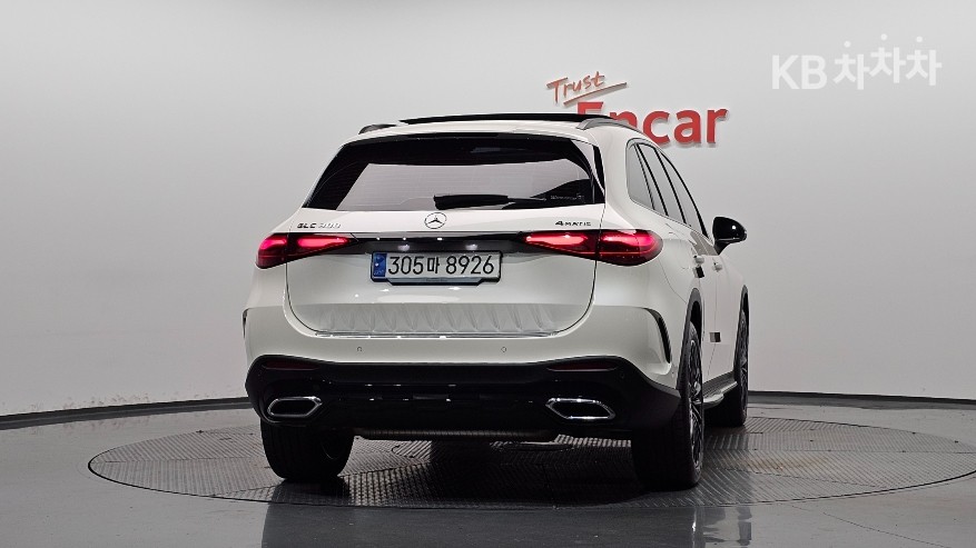 Mercedes-Benz GLC-Class BASE MODEL — фото 4