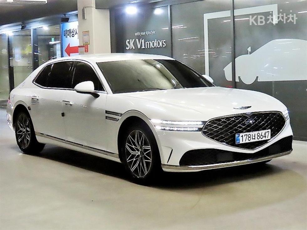 Genesis G90 BASE MODEL — фото 1