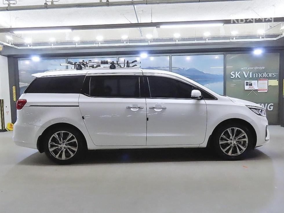 Kia Carnival PRESTIGE — фото 3
