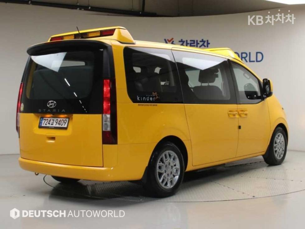 Hyundai Staria BASE MODEL — фото 2