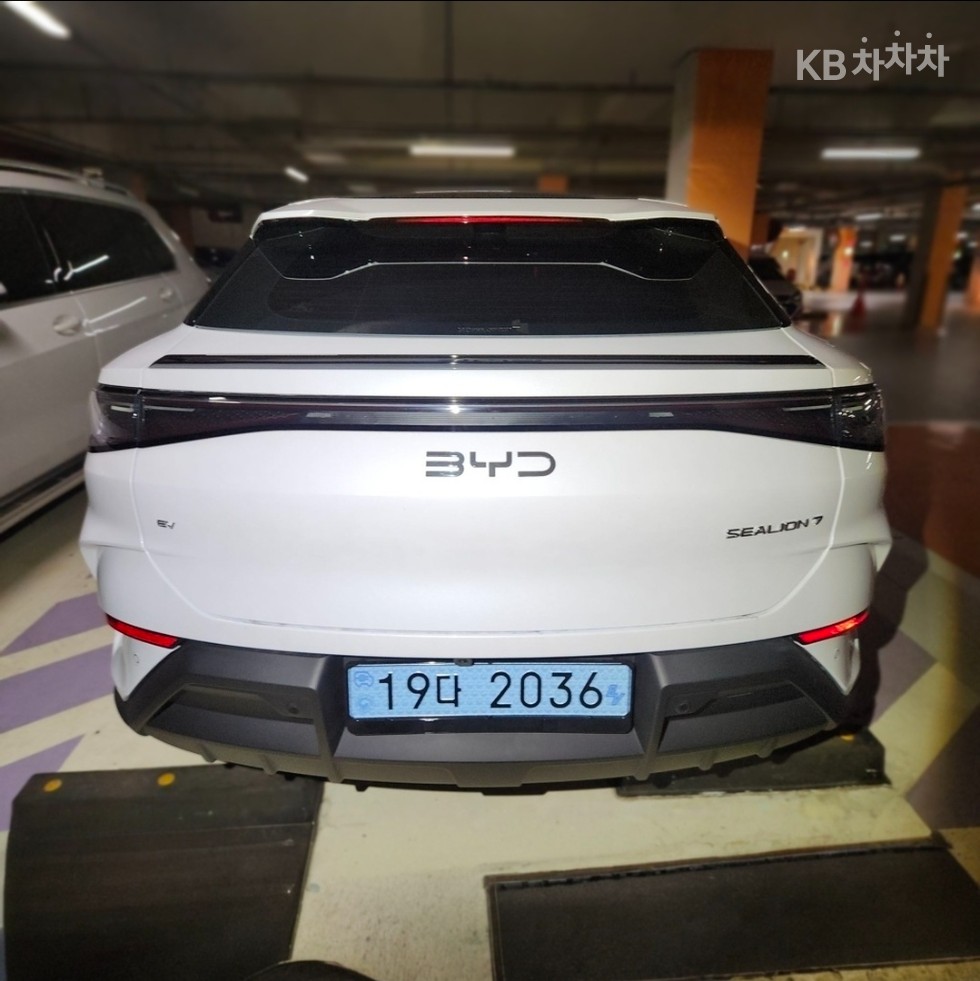 BYD Sealion 07 EV — miniaturë 4