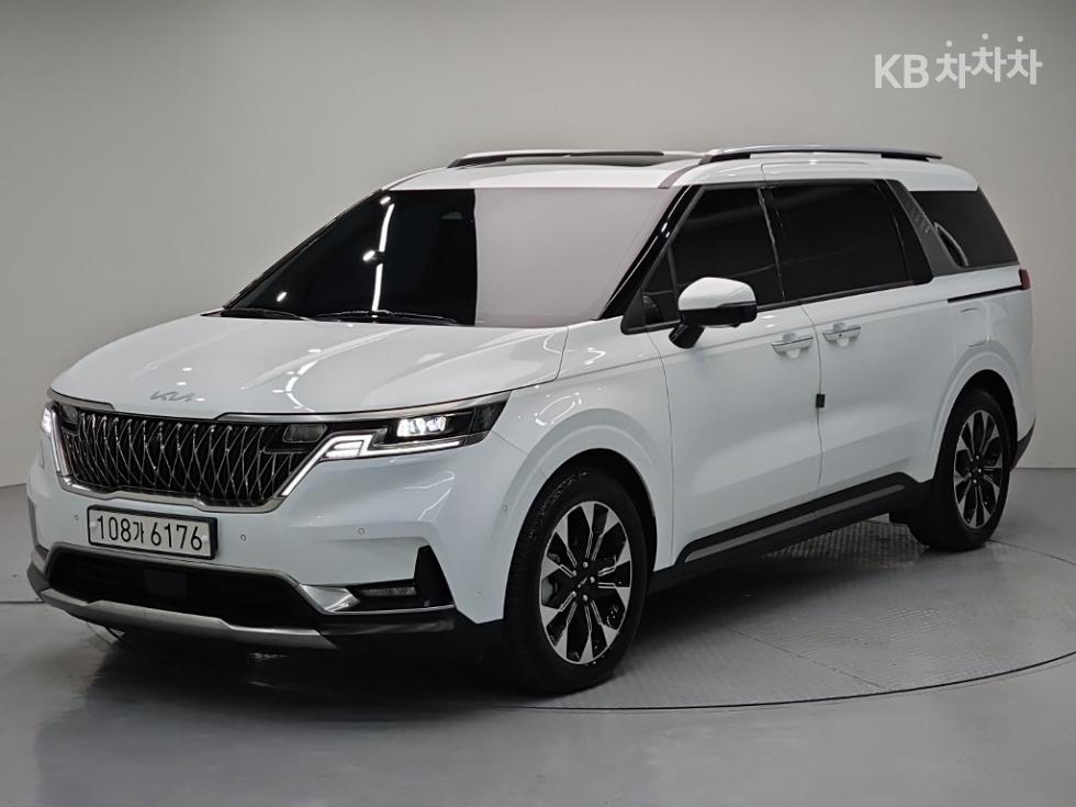 Kia Carnival SIGNATURE — фото 1