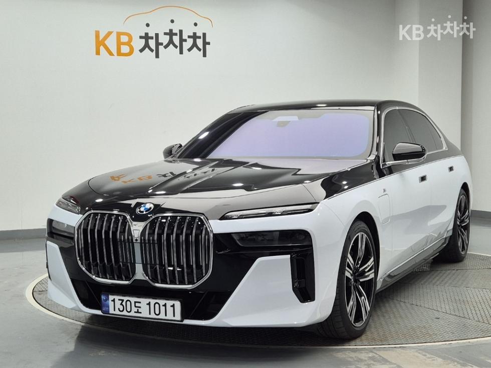 BMW 7 Series M Sport Package — фото 1
