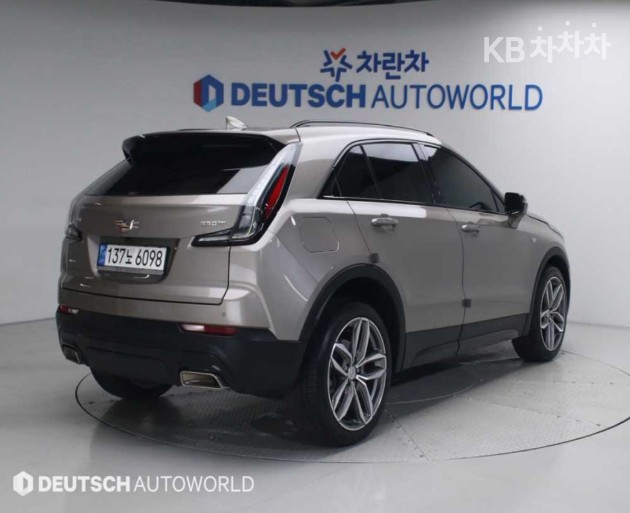 Cadillac XT4 — miniaturë 2