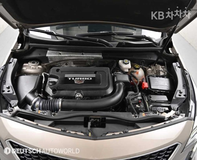 Cadillac XT4 — miniaturë 7