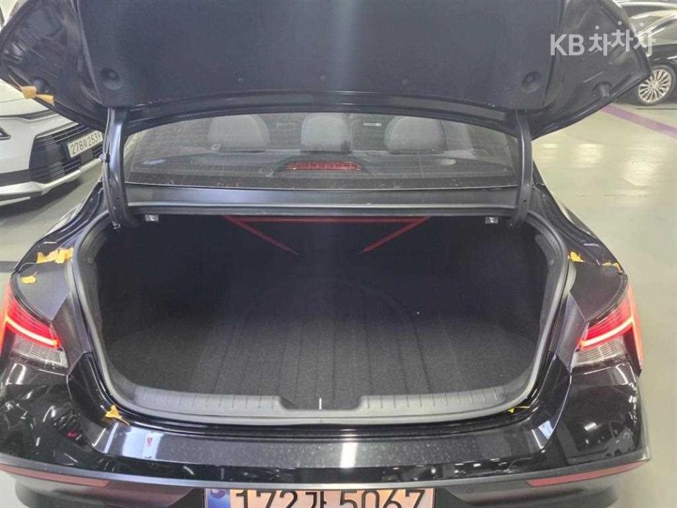 Hyundai Elantra — miniaturë 15