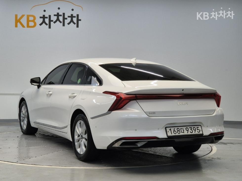 Kia K8 — miniaturë 2