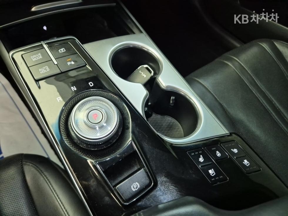 Kia K8 — miniaturë 8
