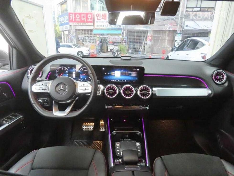 Mercedes-Benz GLB — miniaturë 7