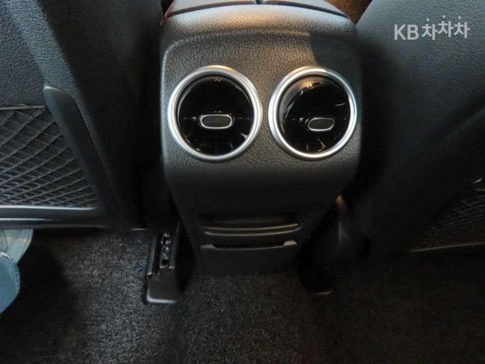 Mercedes-Benz GLB — miniaturë 14