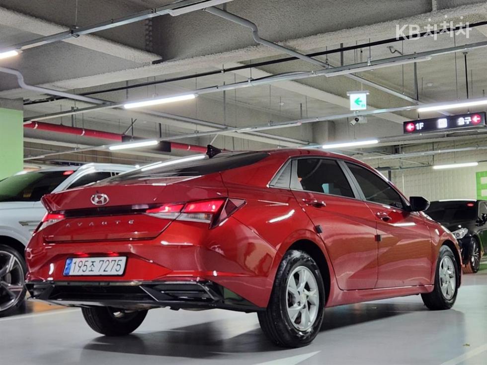 Hyundai Avante — фото 4