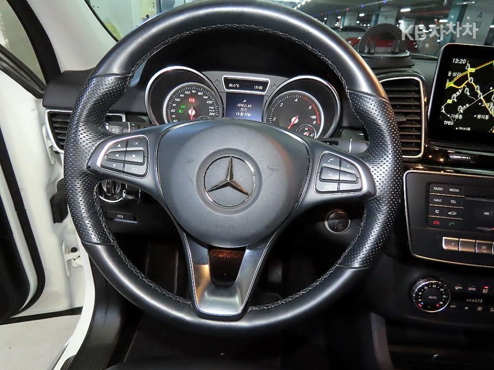 Mercedes-Benz GLE — miniaturë 8