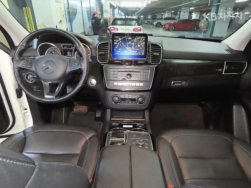Mercedes-Benz GLE — miniaturë 10