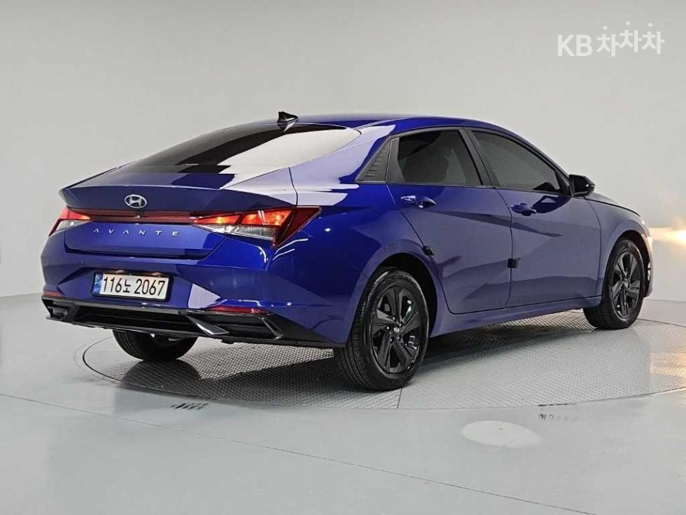 Hyundai Avante — фото 4
