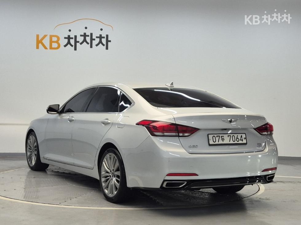 Genesis G80 — miniaturë 2