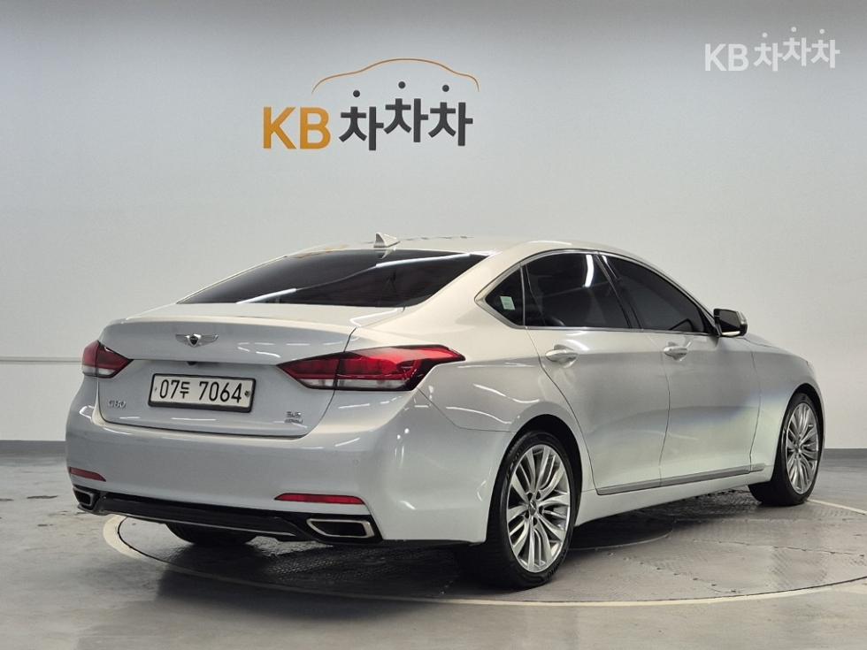 Genesis G80 — miniaturë 3