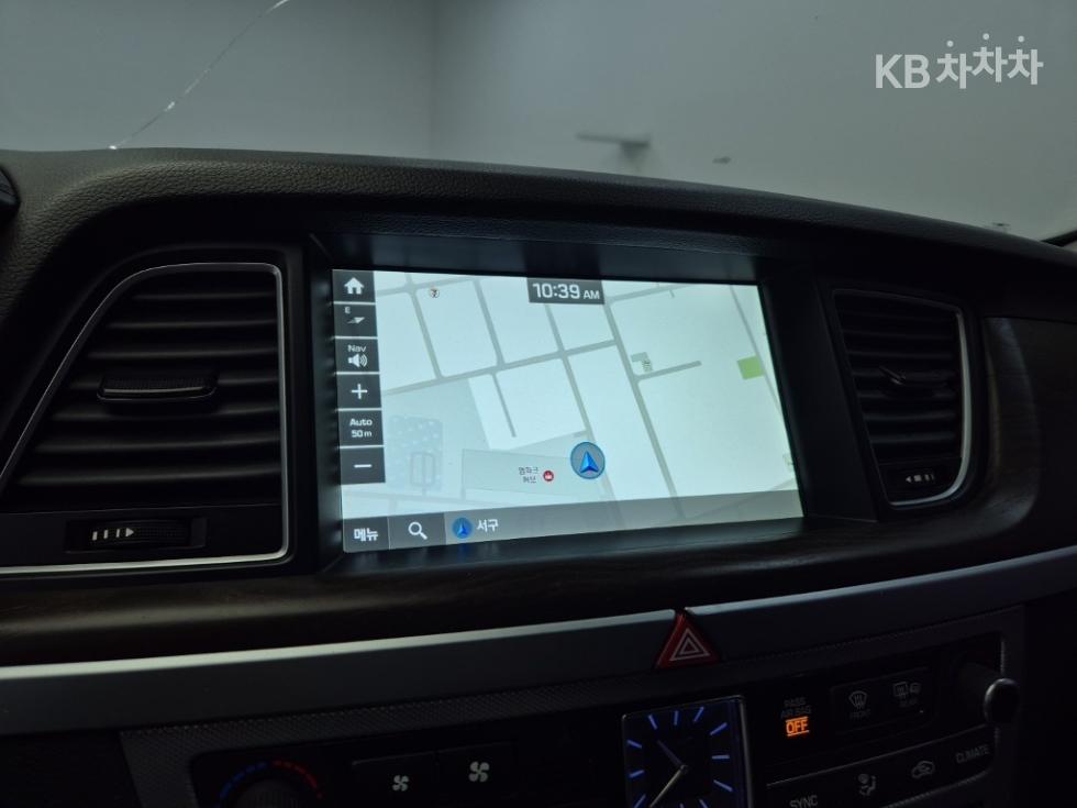 Genesis G80 — miniaturë 13