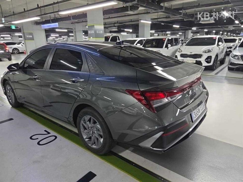 Hyundai Avante — фото 3