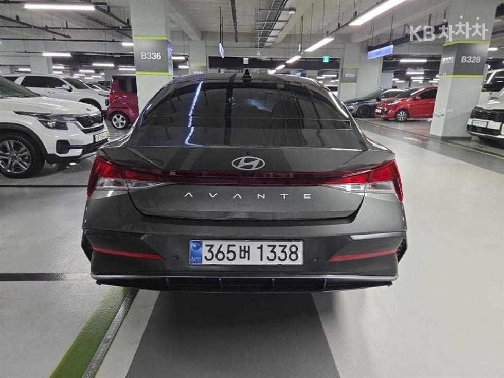 Hyundai Avante — фото 4