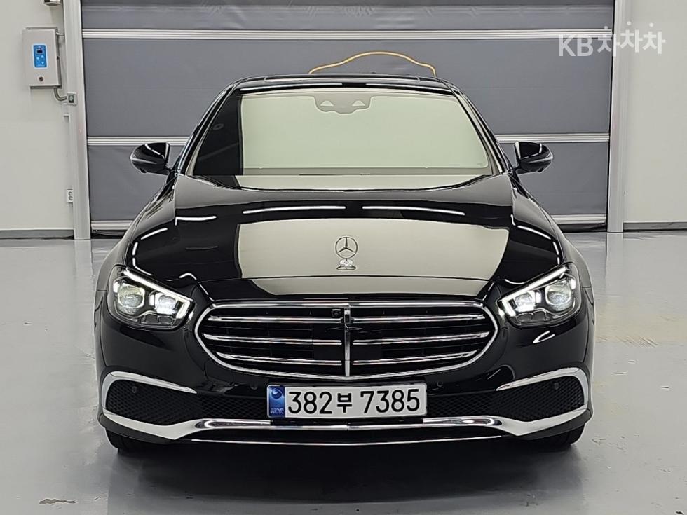 Mercedes-Benz E-Class Exclusive — фото 2