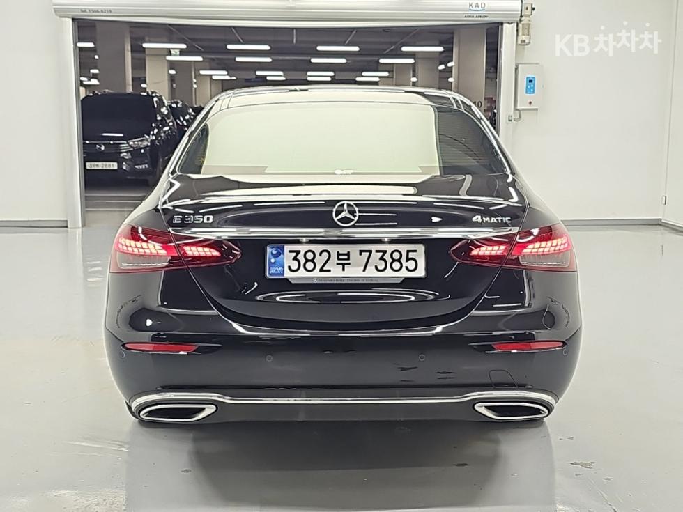Mercedes-Benz E-Class Exclusive — фото 3