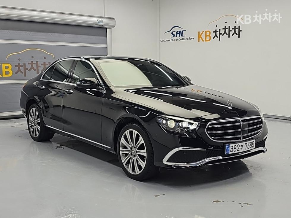 Mercedes-Benz E-Class Exclusive — фото 4