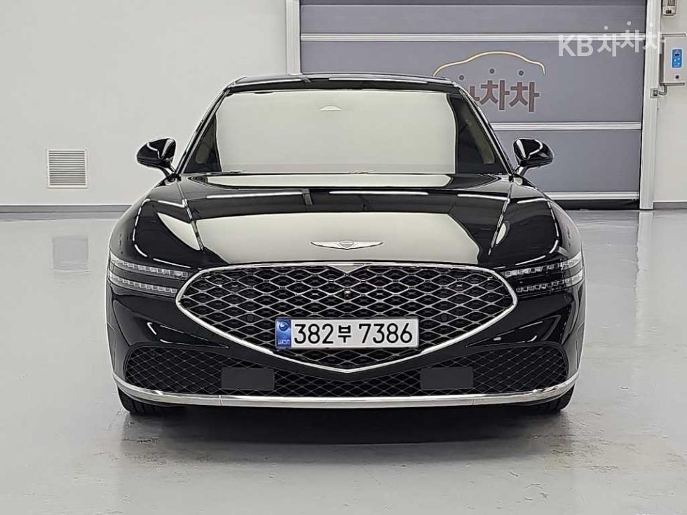 Genesis G90 BASE MODEL — фото 2