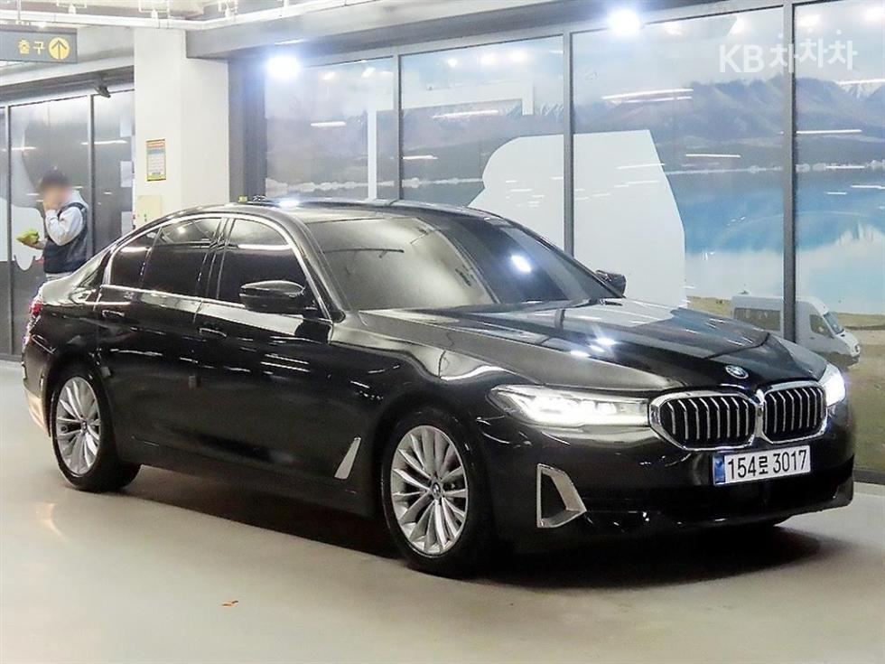 BMW 5 Series Luxury — фото 1