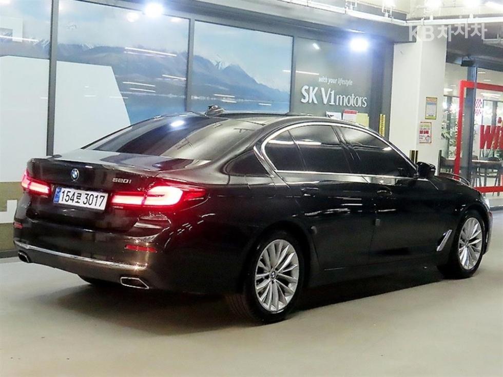 BMW 5 Series Luxury — фото 4