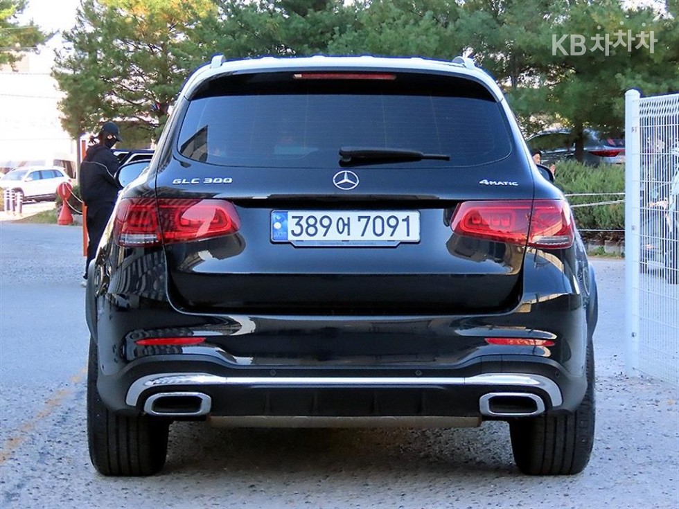 Mercedes-Benz GLC-Class BASE MODEL — фото 4