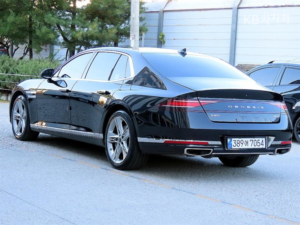 Genesis G90 BASE MODEL — фото 3