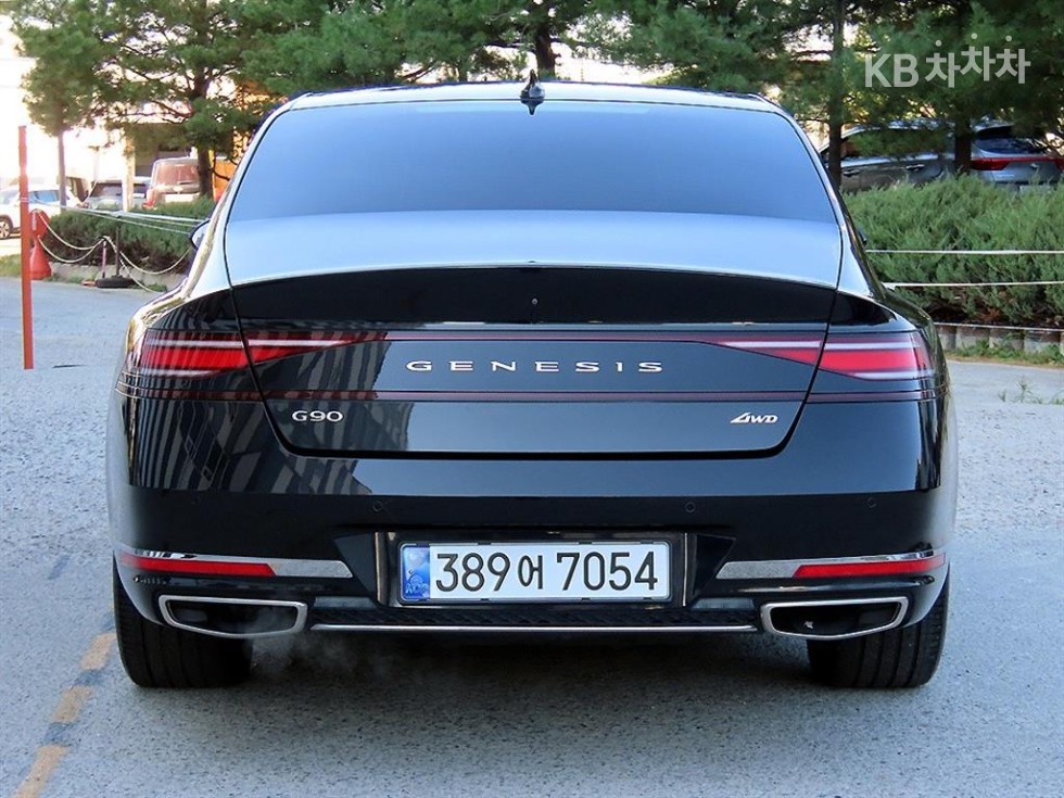 Genesis G90 BASE MODEL — фото 4
