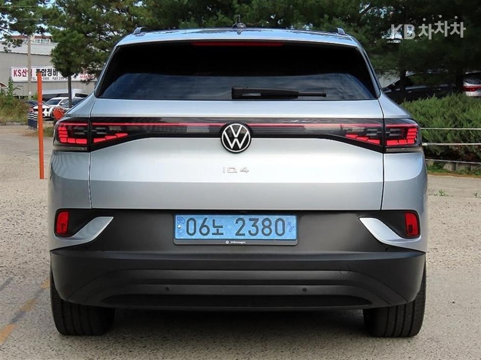 Volkswagen ID.4 BASE MODEL — фото 4