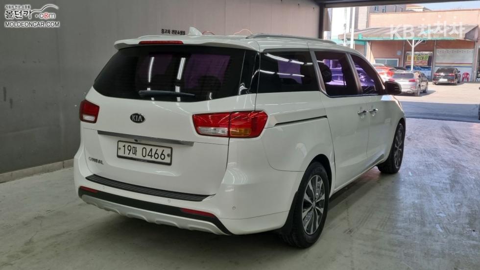 2017 - kia carnival