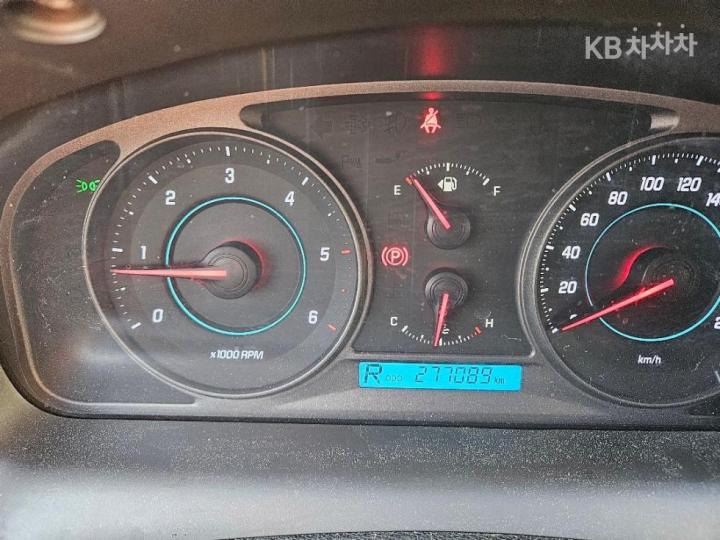 Chevrolet Captiva 2WD LT 9