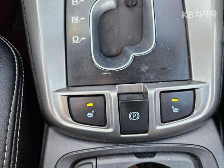 Chevrolet Captiva 2WD LT 10