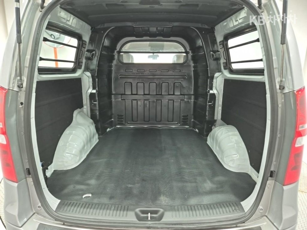 Hyundai Starex — miniaturë 18