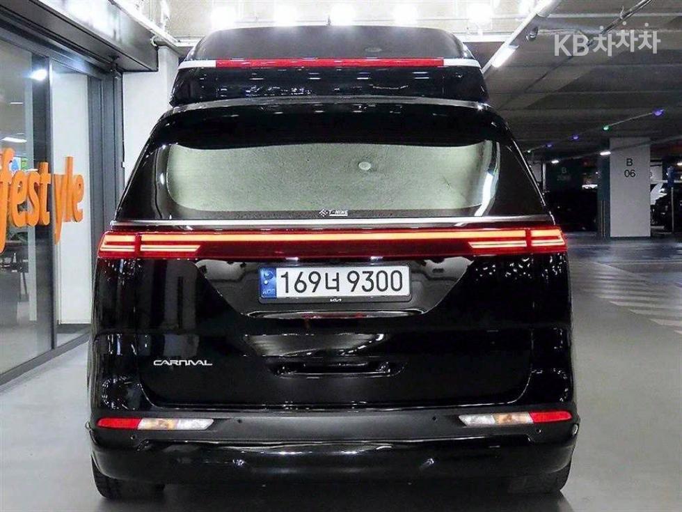 2023 - kia carnival